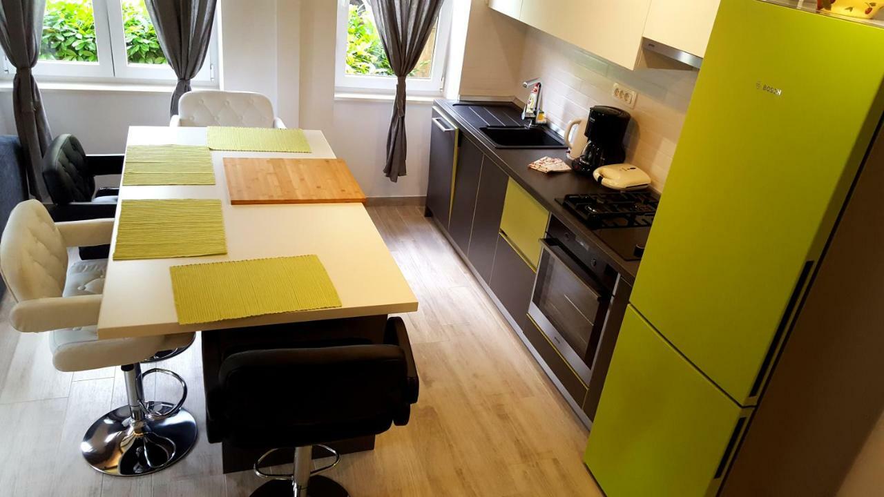 Studio Apartment Vanna - 1St Row To The Sea Abbazia Esterno foto